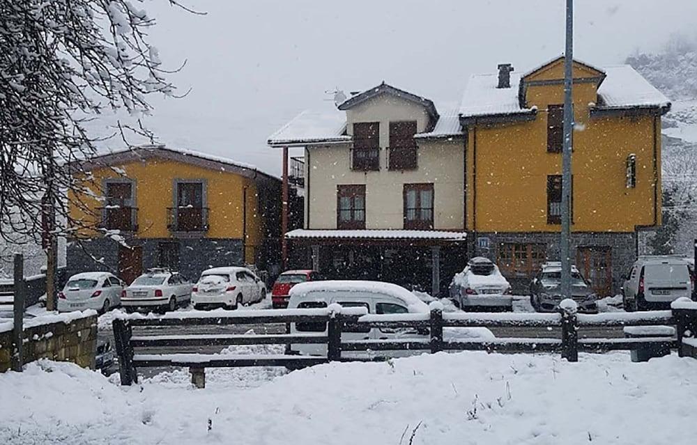 Hotel Pena Pandos 펠레초사 외부 사진