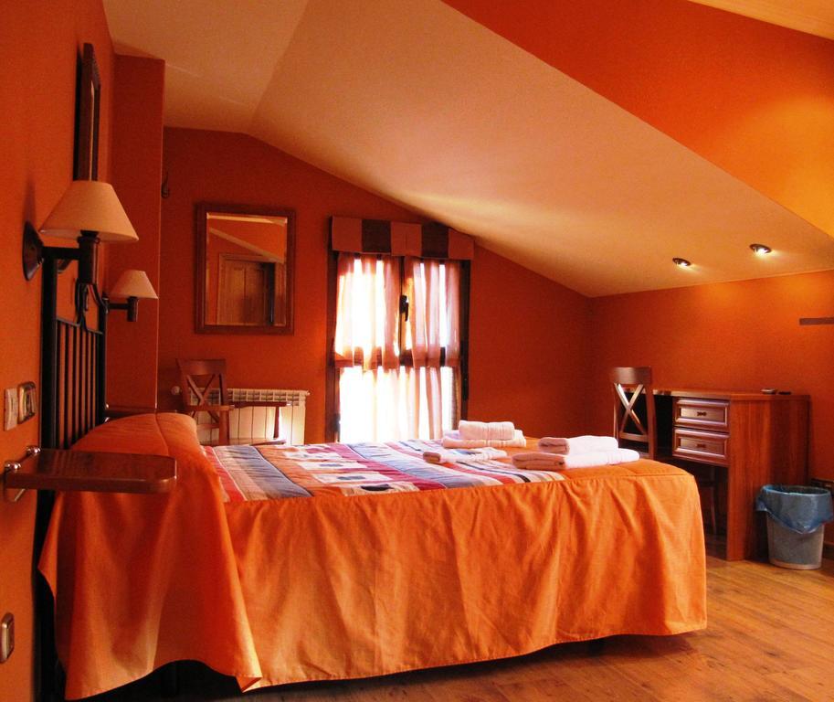 Hotel Pena Pandos 펠레초사 객실 사진