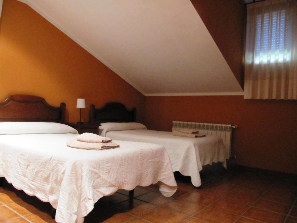 Hotel Pena Pandos 펠레초사 객실 사진