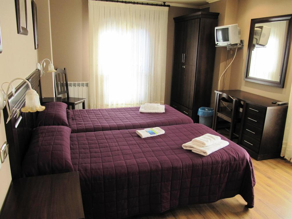 Hotel Pena Pandos 펠레초사 객실 사진