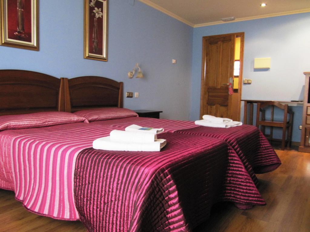 Hotel Pena Pandos 펠레초사 객실 사진