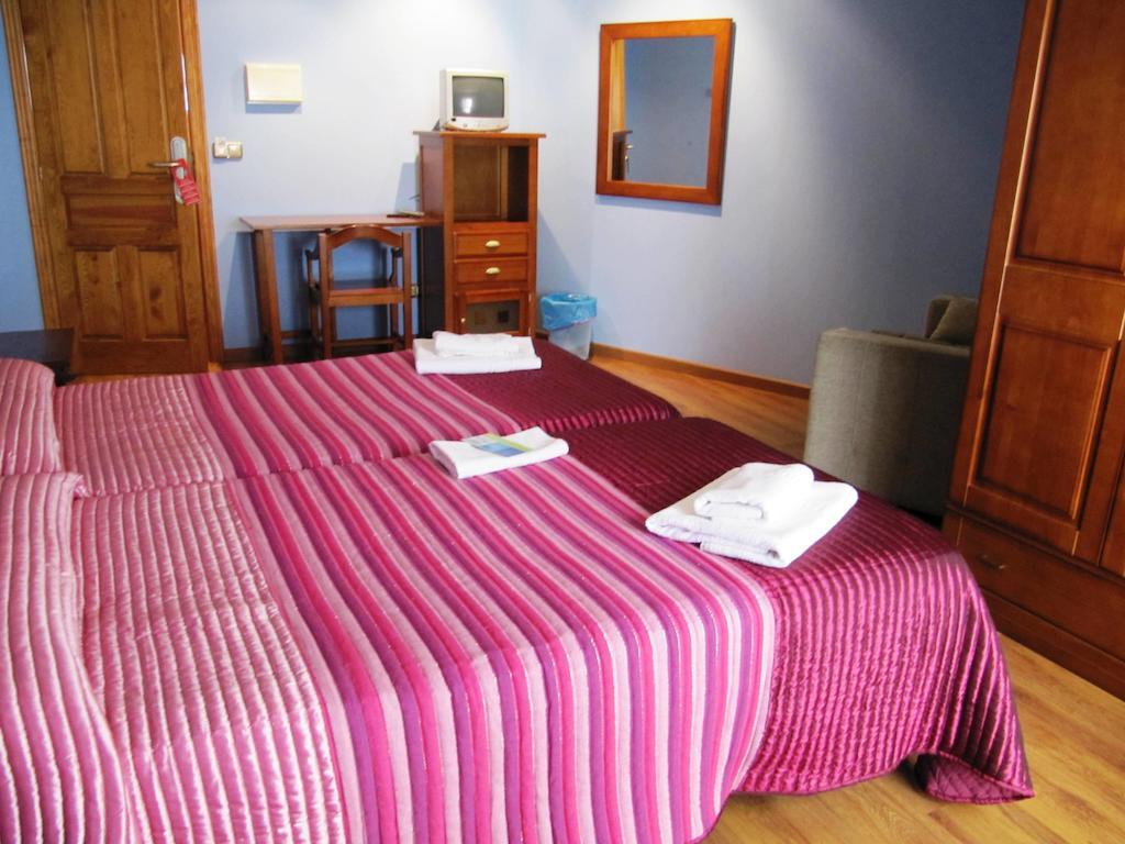 Hotel Pena Pandos 펠레초사 객실 사진